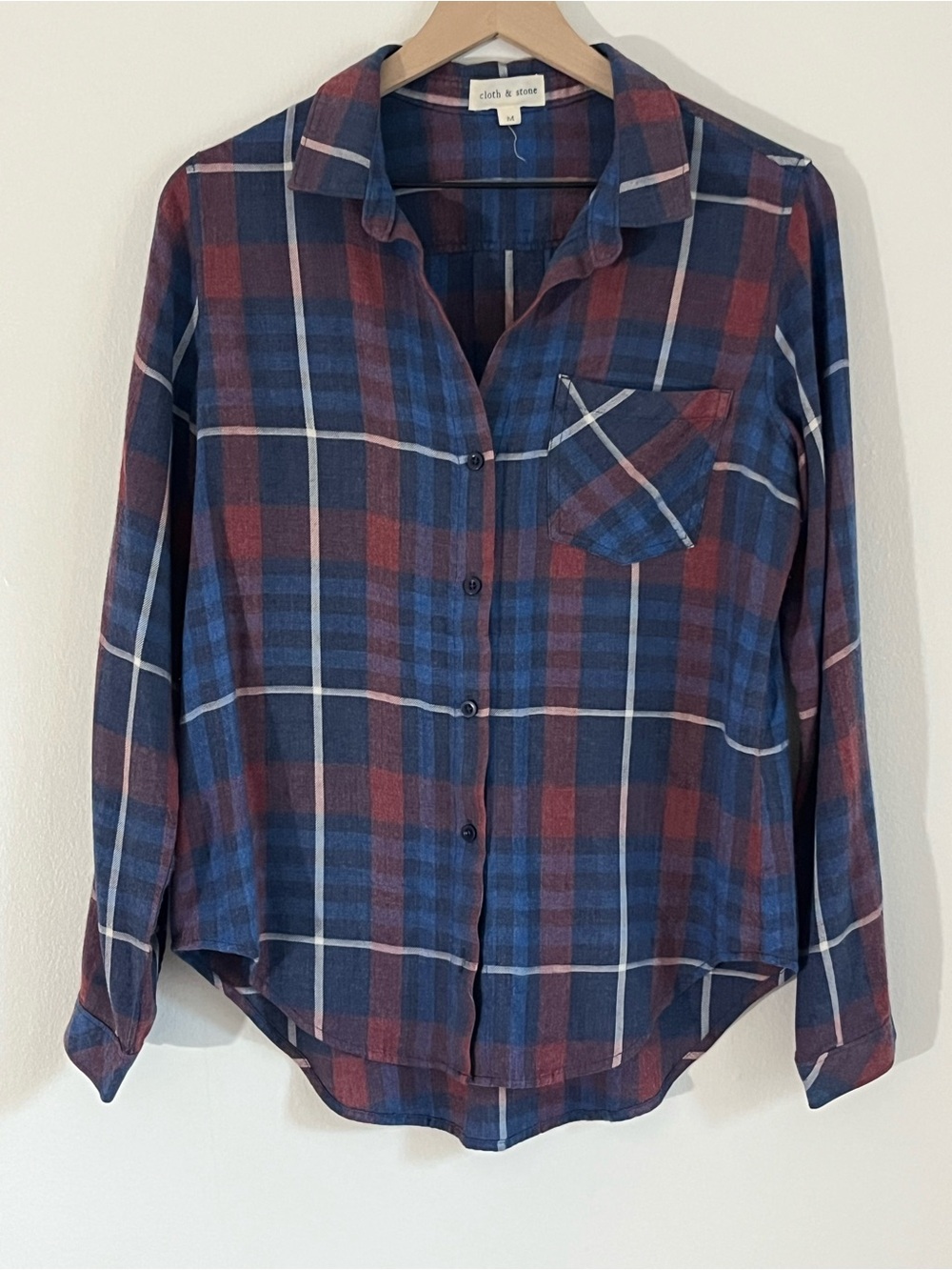 Cloth & Stone Plaid Button Up Shirt in Blue Burgundy size Medium